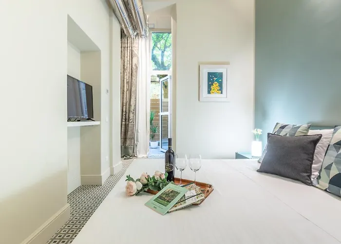 Cavour Five Senses